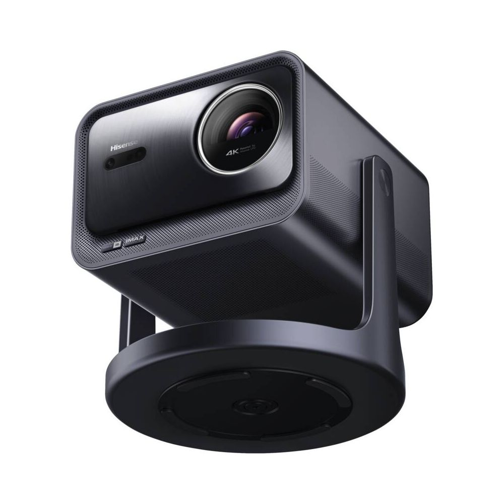 Projecteur Hisense noir avec objectif 4K sur un support noir.