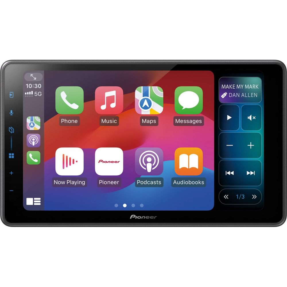 Sistema di infotainment Pioneer con app per telefono, musica, mappe e messaggi.