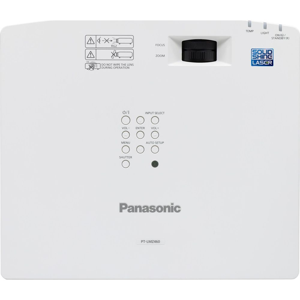 Biały projektor Panasonic z przyciskami, obiektywem i etykietami.