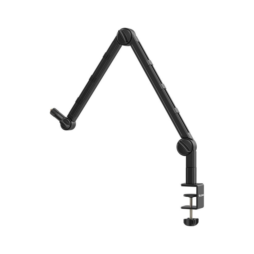 Czarny wysięgnik mikrofonowy z mocowaniem zaciskowym, wyizolowany na białym tle.