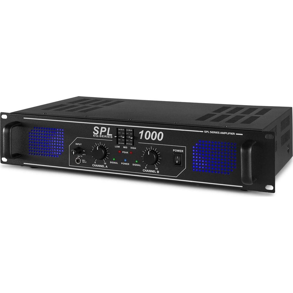 Schwarzer SPL 1000 Verstärker mit blau beleuchteten Lüftungsschlitzen, Knöpfen und Power-Taste.