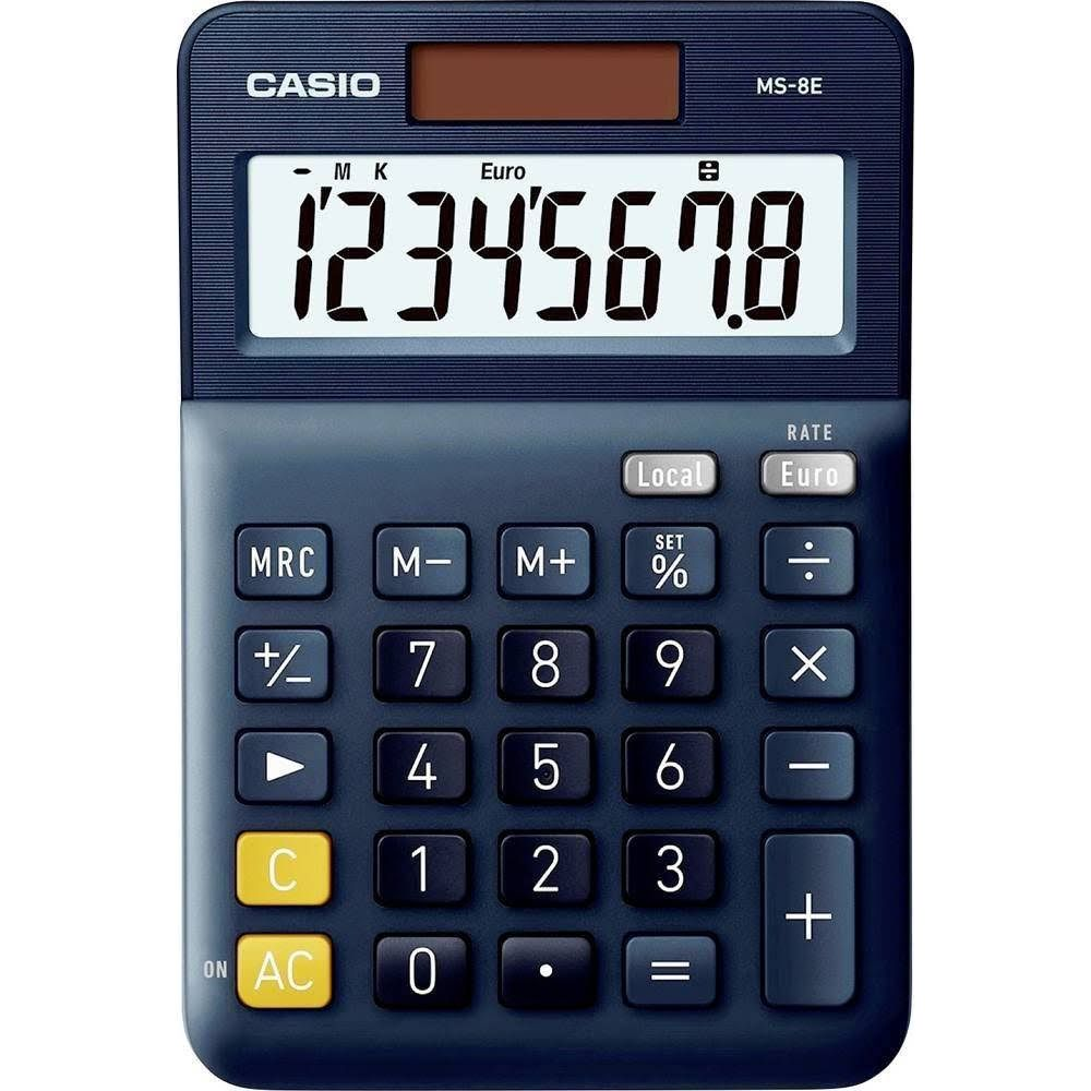 Ciemnoniebieska klawiatura kalkulatora Casio z cyframi i funkcjami.