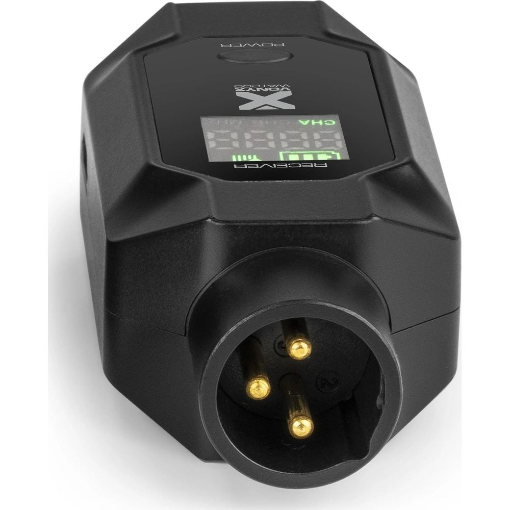 Receptor inalámbrico negro con conector XLR y pantalla iluminada.