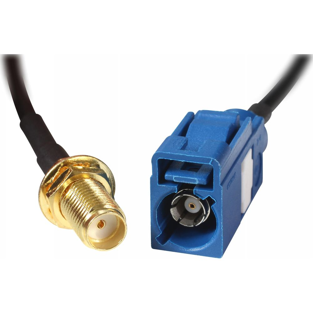 Ein goldenes SMA-Stecker und ein blaues Antennenkabel-Endstück.