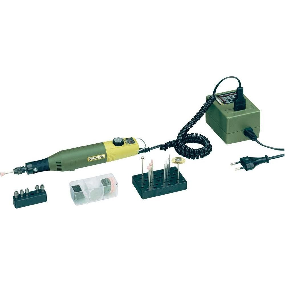 Ein grüner und gelber Proxxon-Schleifer mit Zubehör, Netzteil und Kabel.