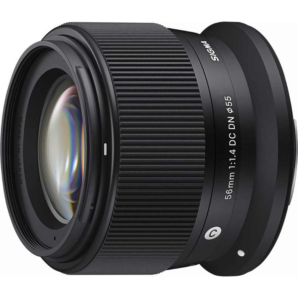 Objectif Sigma 56mm 1:1.4 DC DN, Made in Japan, avec bague de mise au point nervurée.