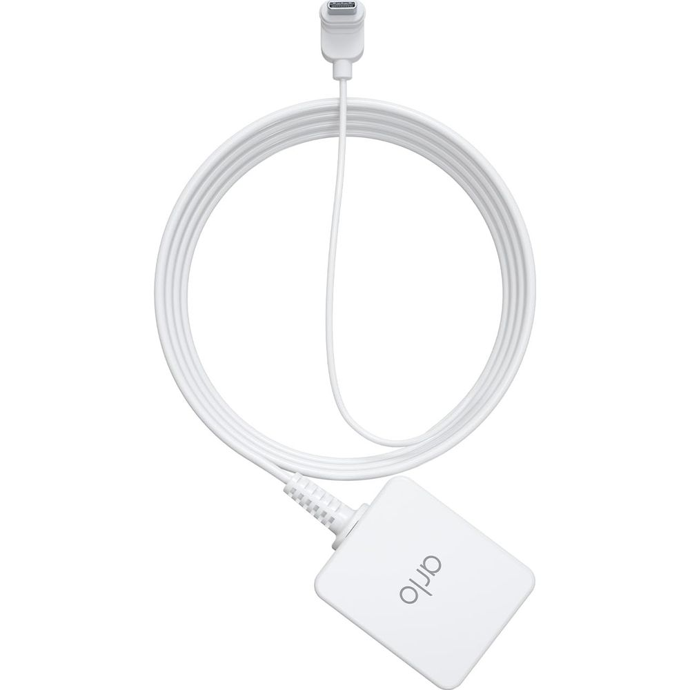 Cavo di ricarica Arlo bianco con connettore e adattatore su sfondo bianco.