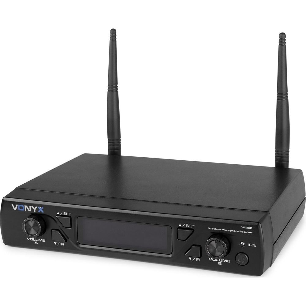 Zwarte Vonyx WM62 draadloze microfoonontvanger met twee antennes en bedieningsknoppen.