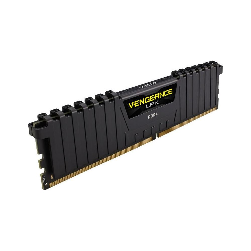 Ein schwarzer Corsair Vengeance LPX DDR4 RAM-Riegel mit goldenen Kontakten auf weißem Grund.