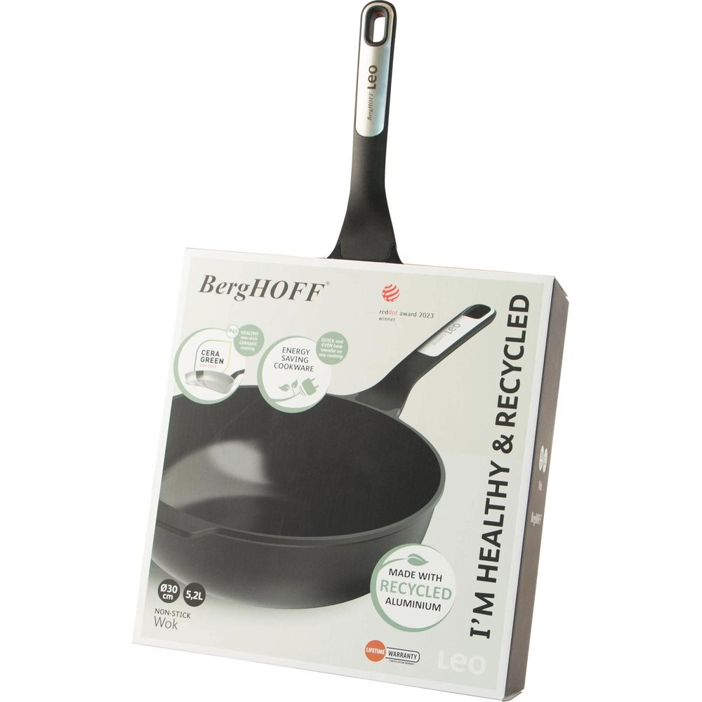 BergHOFF wok with Cera Green coating, made from recycled aluminium.