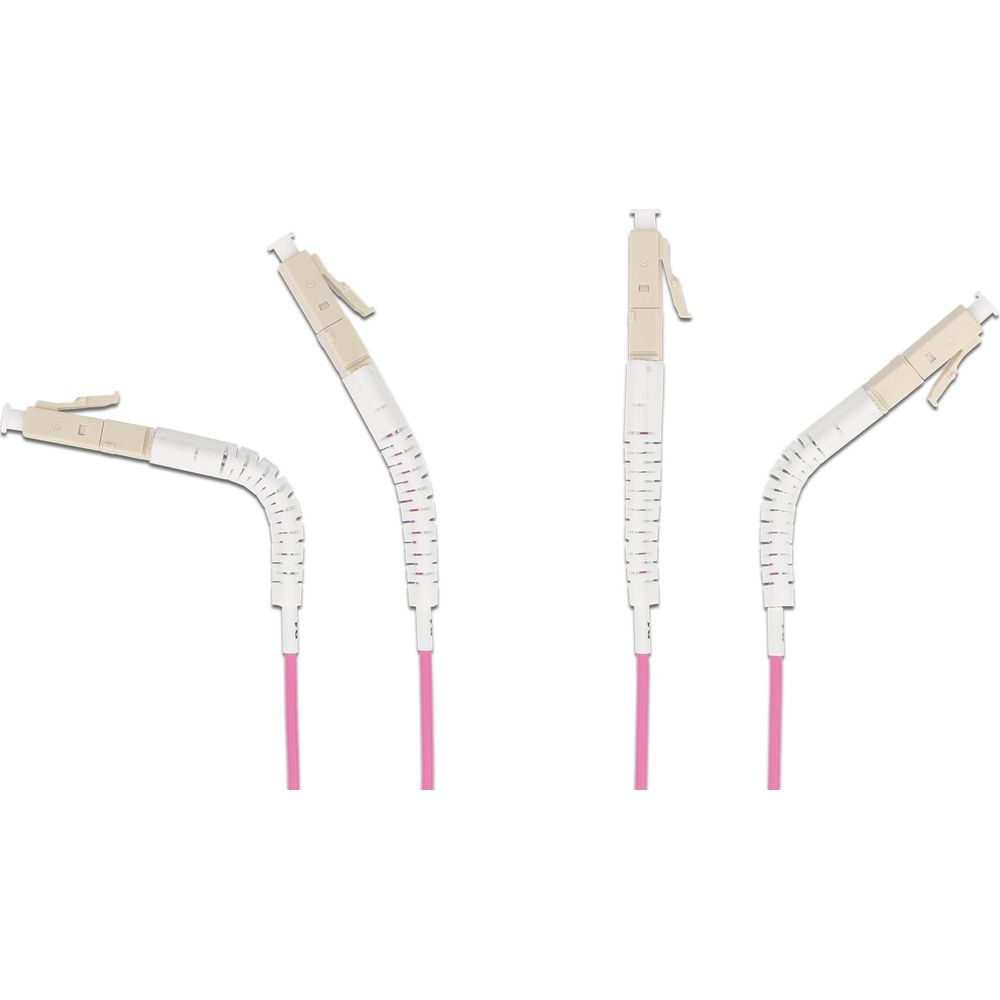 Quattro cavi in fibra ottica rosa con connettori beige/bianchi su sfondo bianco.