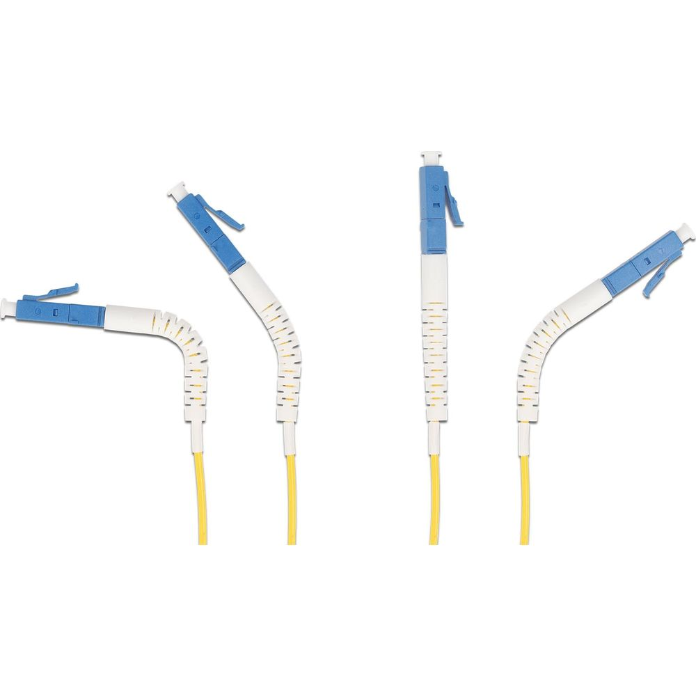 Quattro cavi in fibra ottica con connettori blu e bianchi su sfondo bianco.