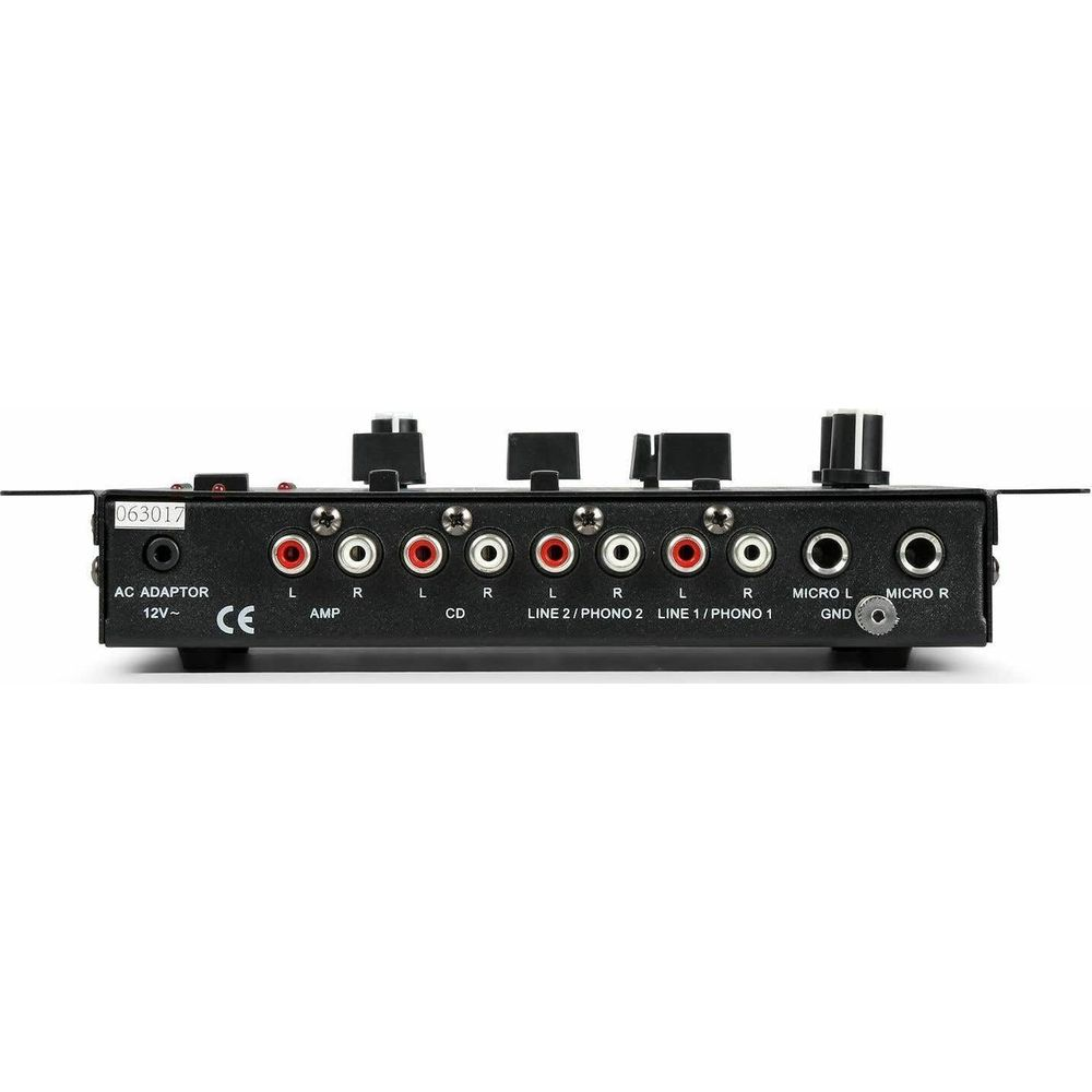 Vista trasera de un dispositivo de audio con conexiones para adaptador de CA, amplificador, CD, línea/phono y micrófonos.
