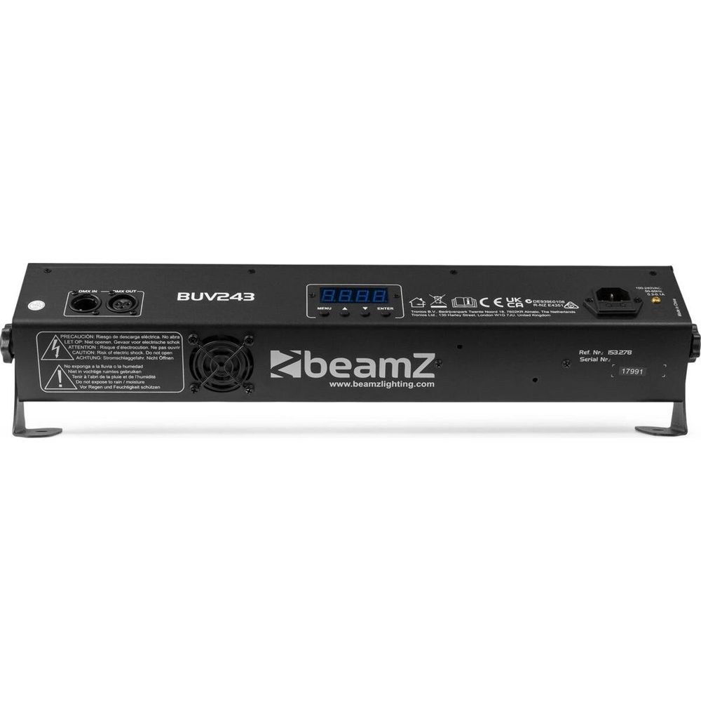 Reverso de un dispositivo BeamZ BUV243 negro con ventilador, pantalla y conectores.