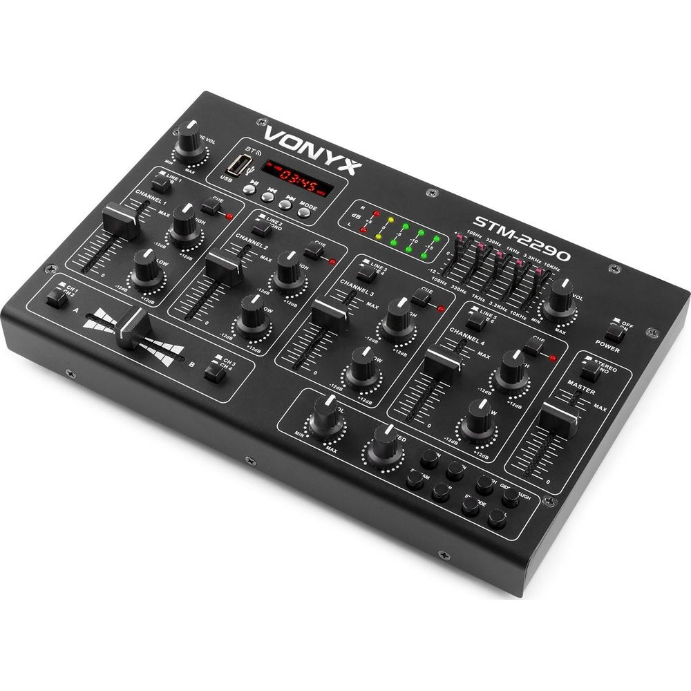Ein schwarzer Vonyx STM-2290 DJ-Mixer mit Lichtern, Schiebereglern und Knöpfen.