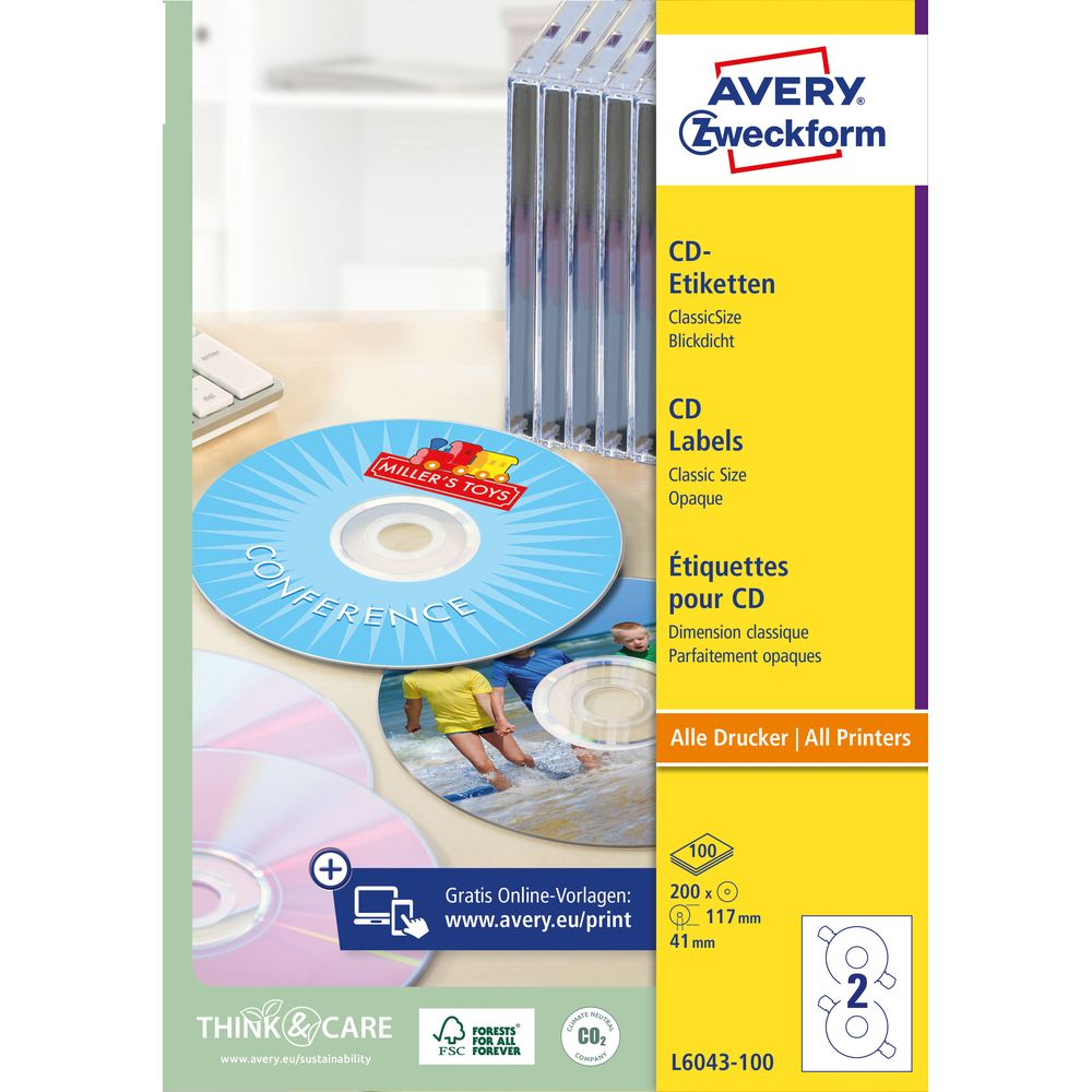 Avery Zweckform CD-Etiketten mit Aufdrucken. Mehrere CD-Hüllen im Hintergrund.
