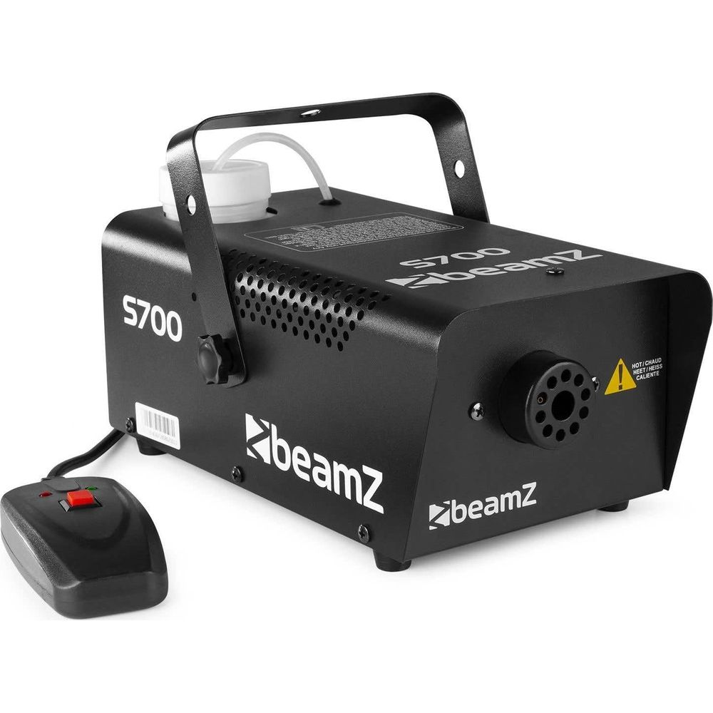 Máquina de humo BeamZ S700 negra con control remoto. Incluye asa y tapa de fluido.