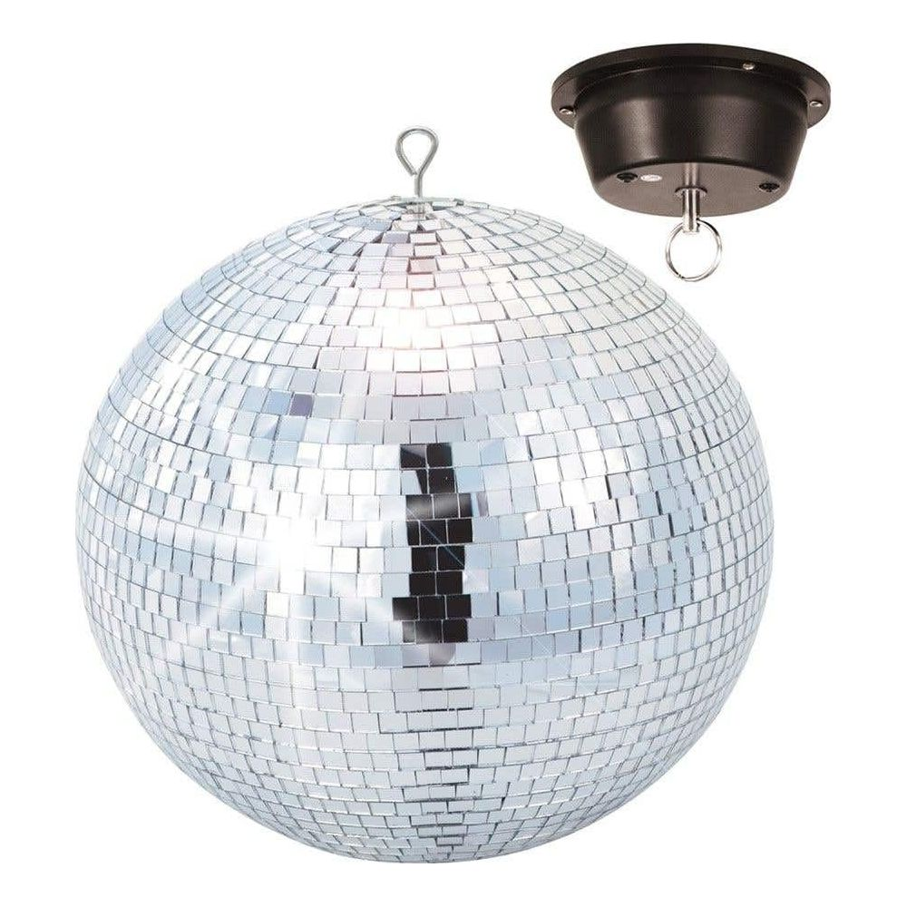 Una bola de discoteca plateada con azulejos de espejo y un soporte de techo.