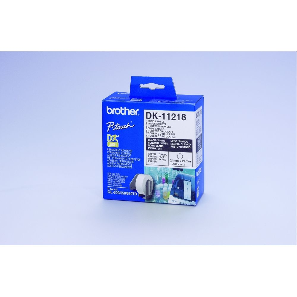 Un rotolo di etichette rotonde Brother P-Touch DK-11218, nero/bianco, 24mm x 24mm.