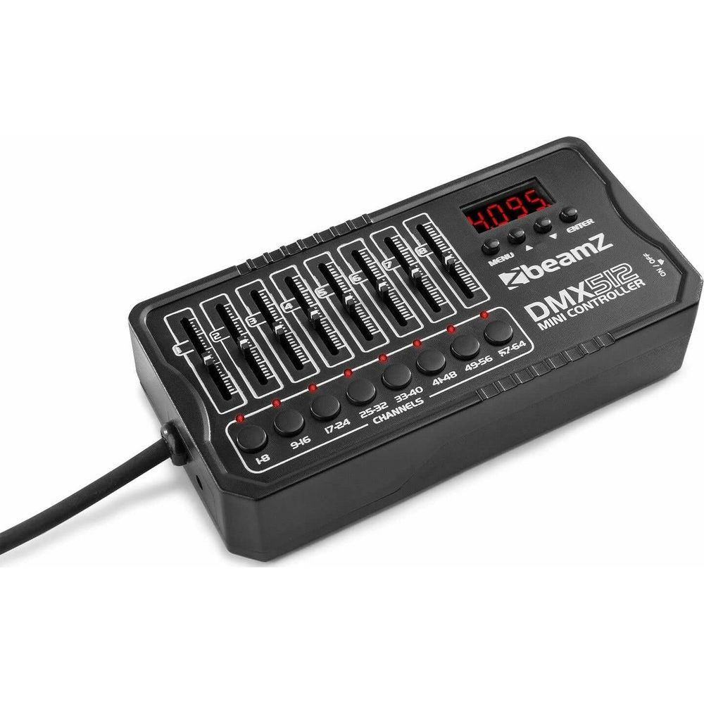 Un mini controlador DMX 512 negro con deslizadores y pantalla.