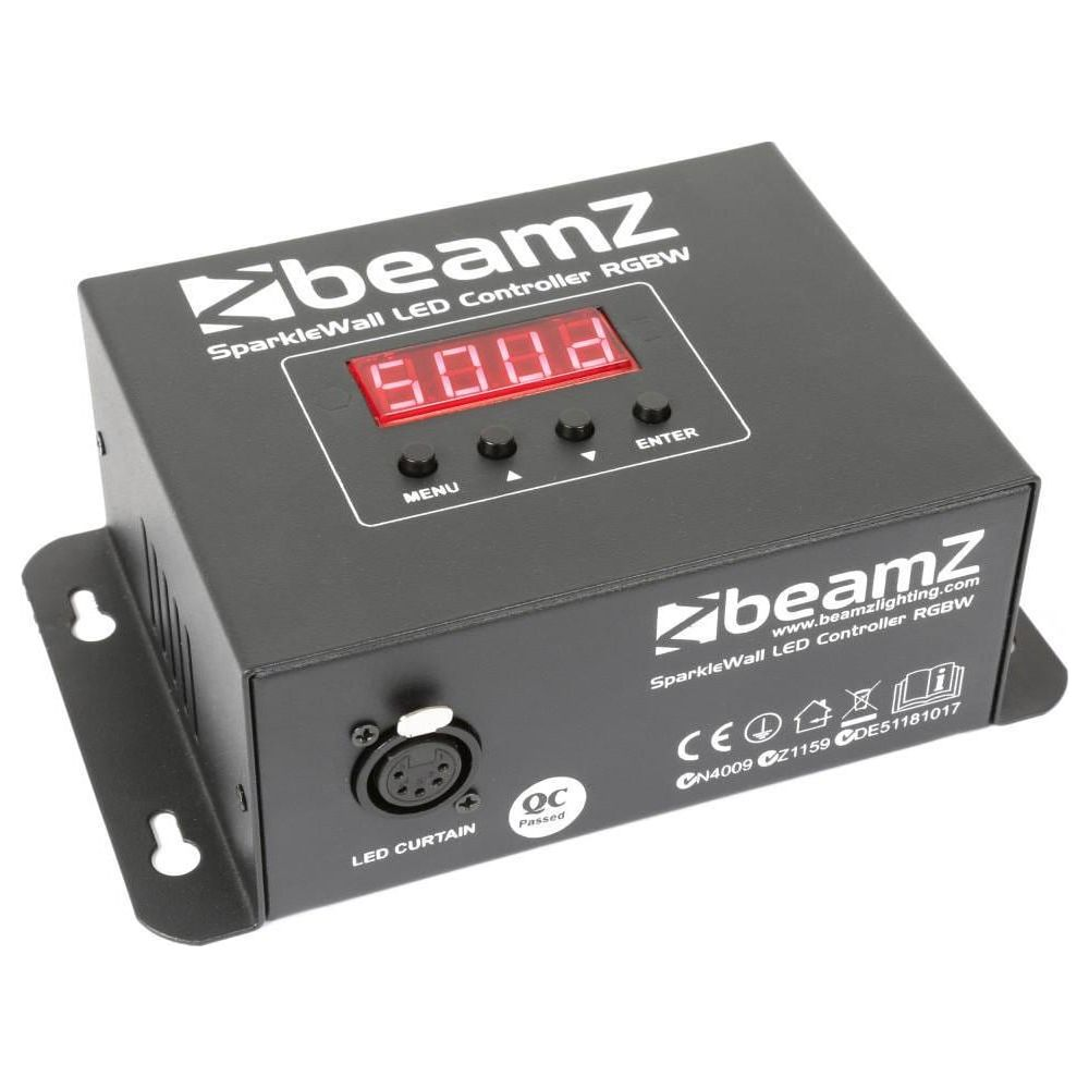 Un controlador LED BeamZ negro con pantalla roja, botones y conectores.