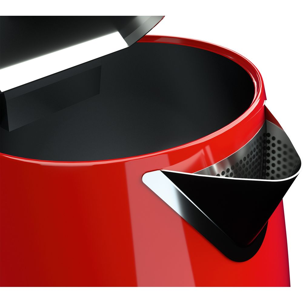 Roter Wasserkocher mit offenem Deckel und schwarzem Innenraum.