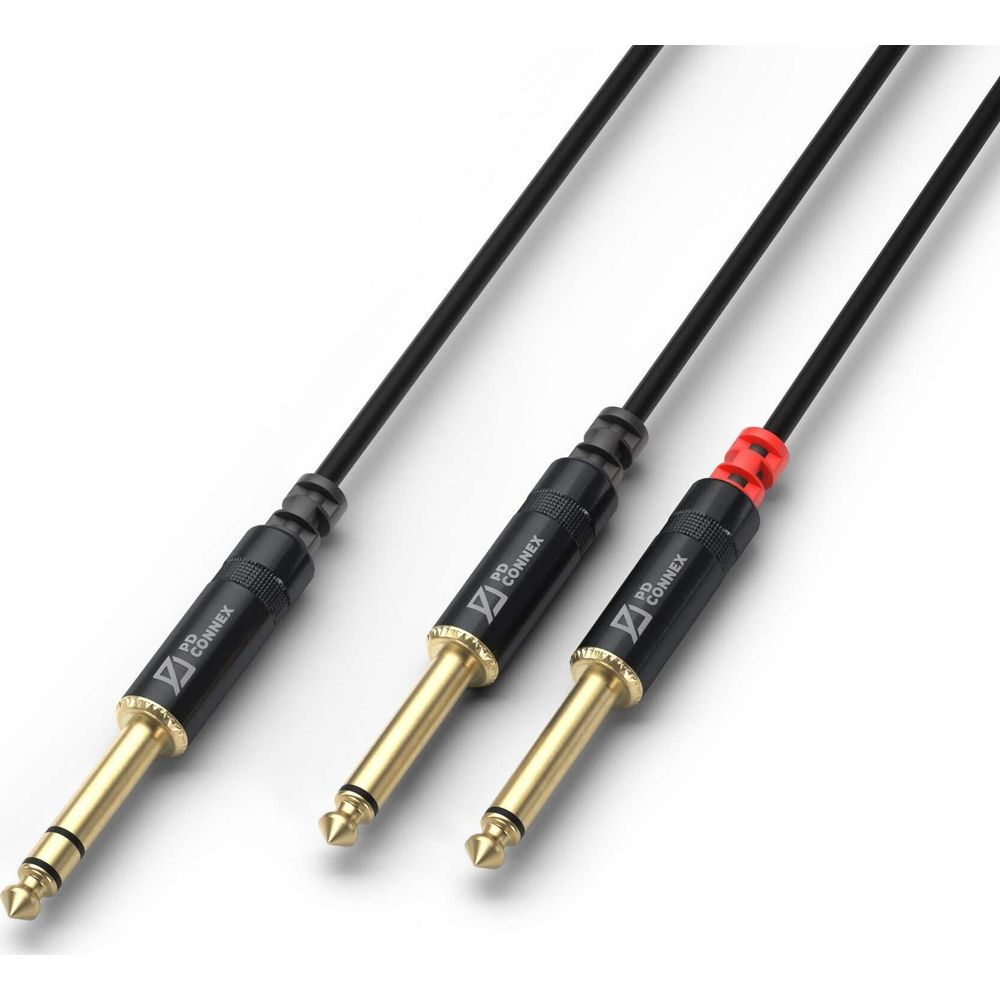 Tres cables de audio negros con conectores dorados. Uno tiene un acento rojo.