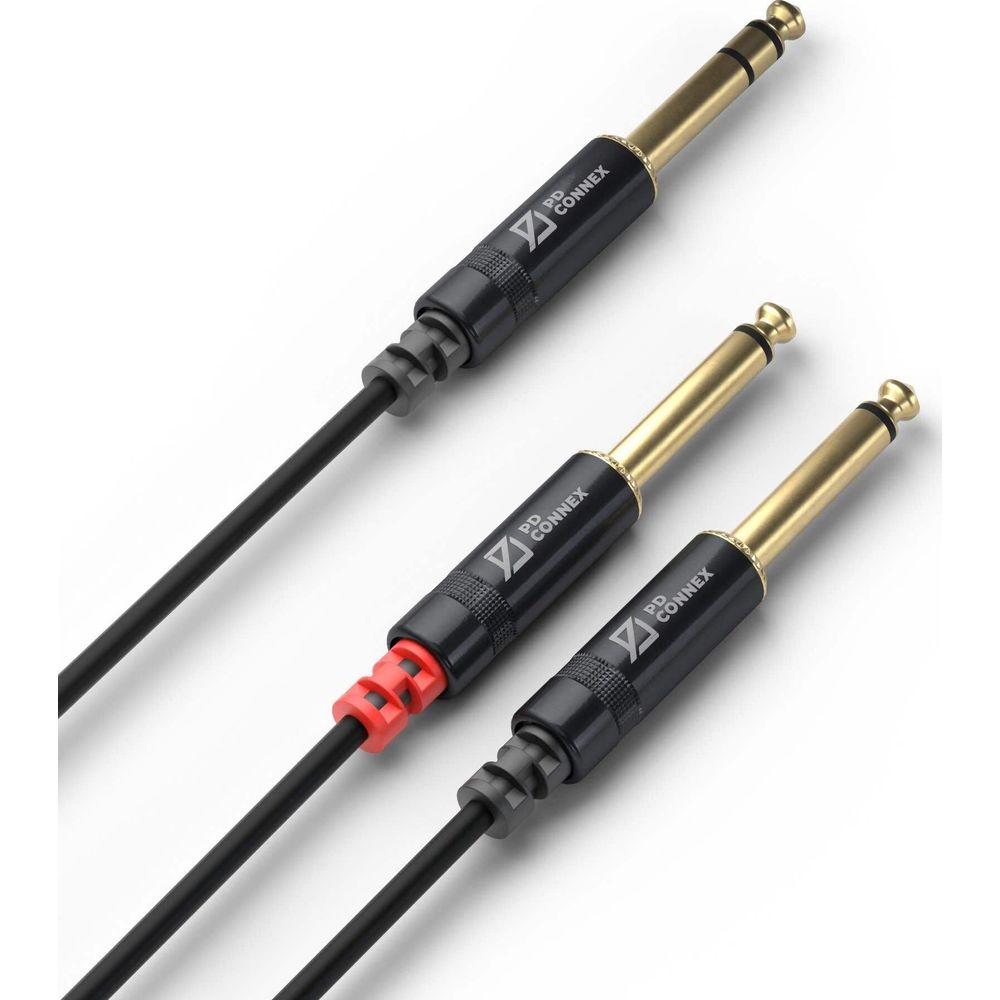 Tres cables de audio negros con conectores dorados dispuestos en diagonal.