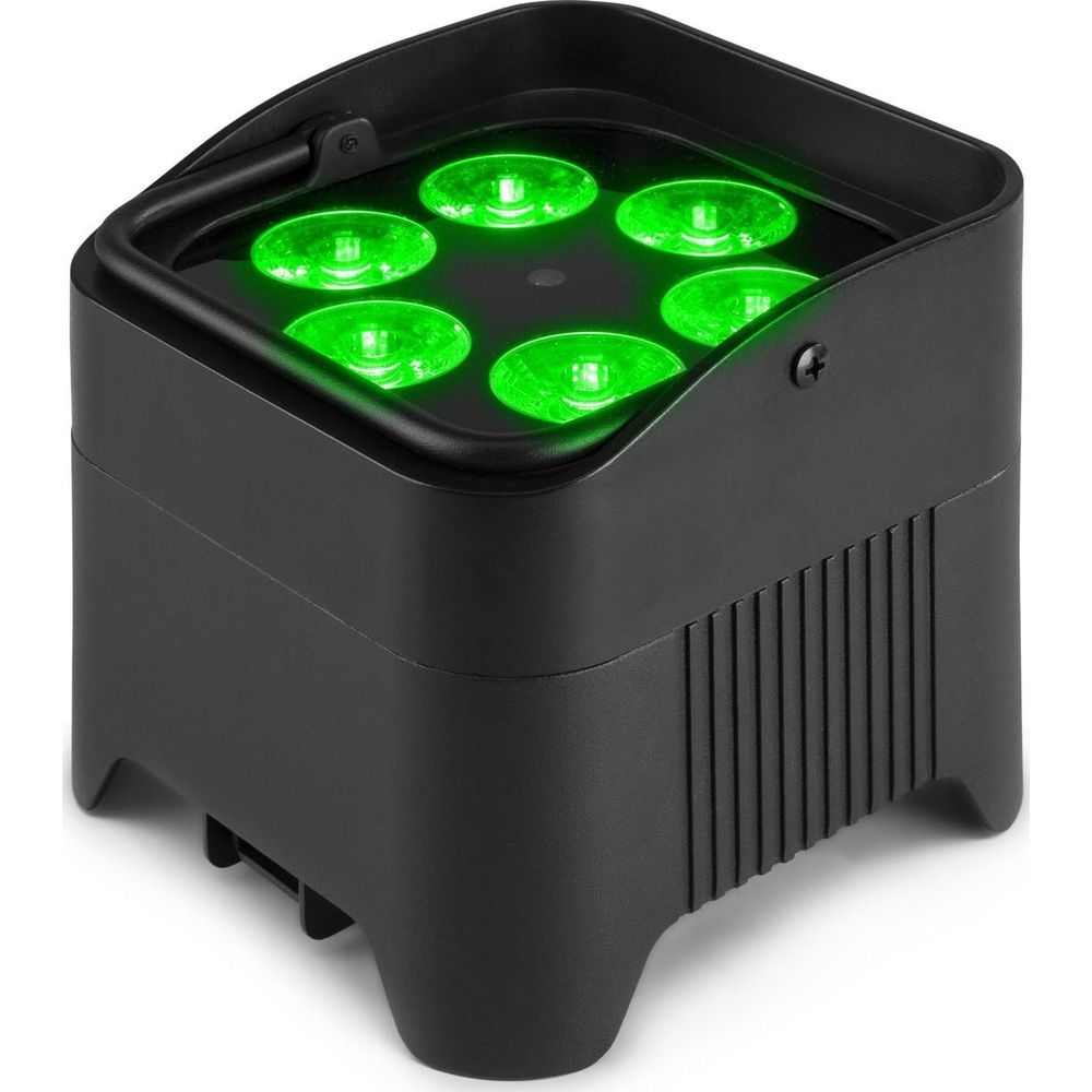 Caja negra con seis luces verdes arriba.