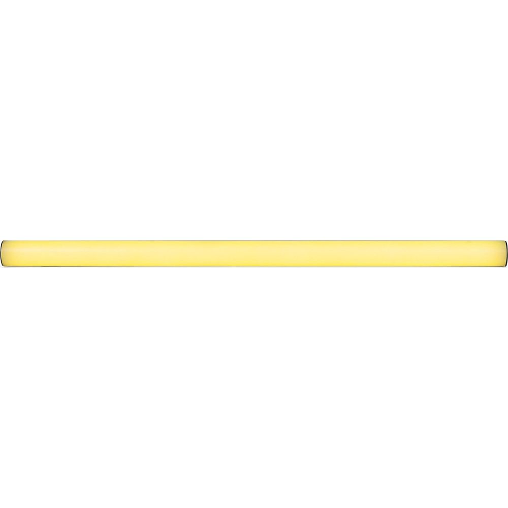 Un tubo de luz largo y amarillo sobre fondo blanco.