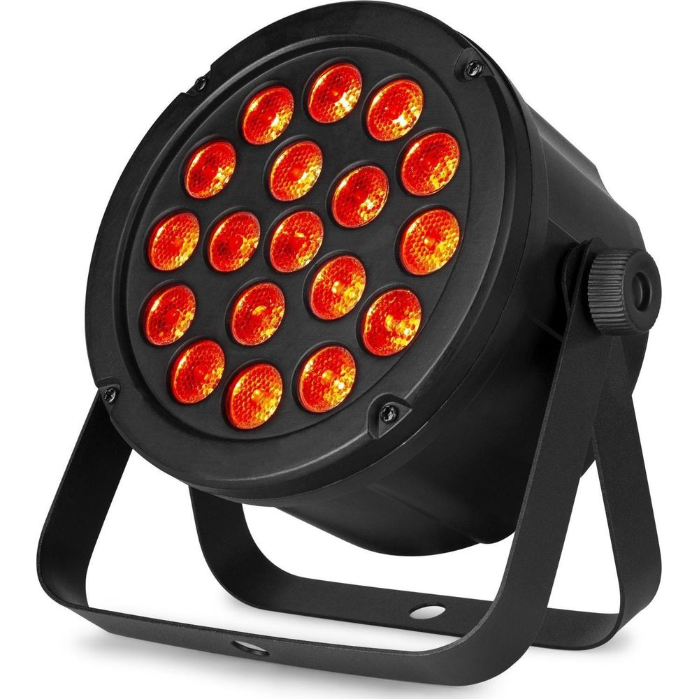 Una luz PAR negra con 16 LEDs rojos sobre un soporte.