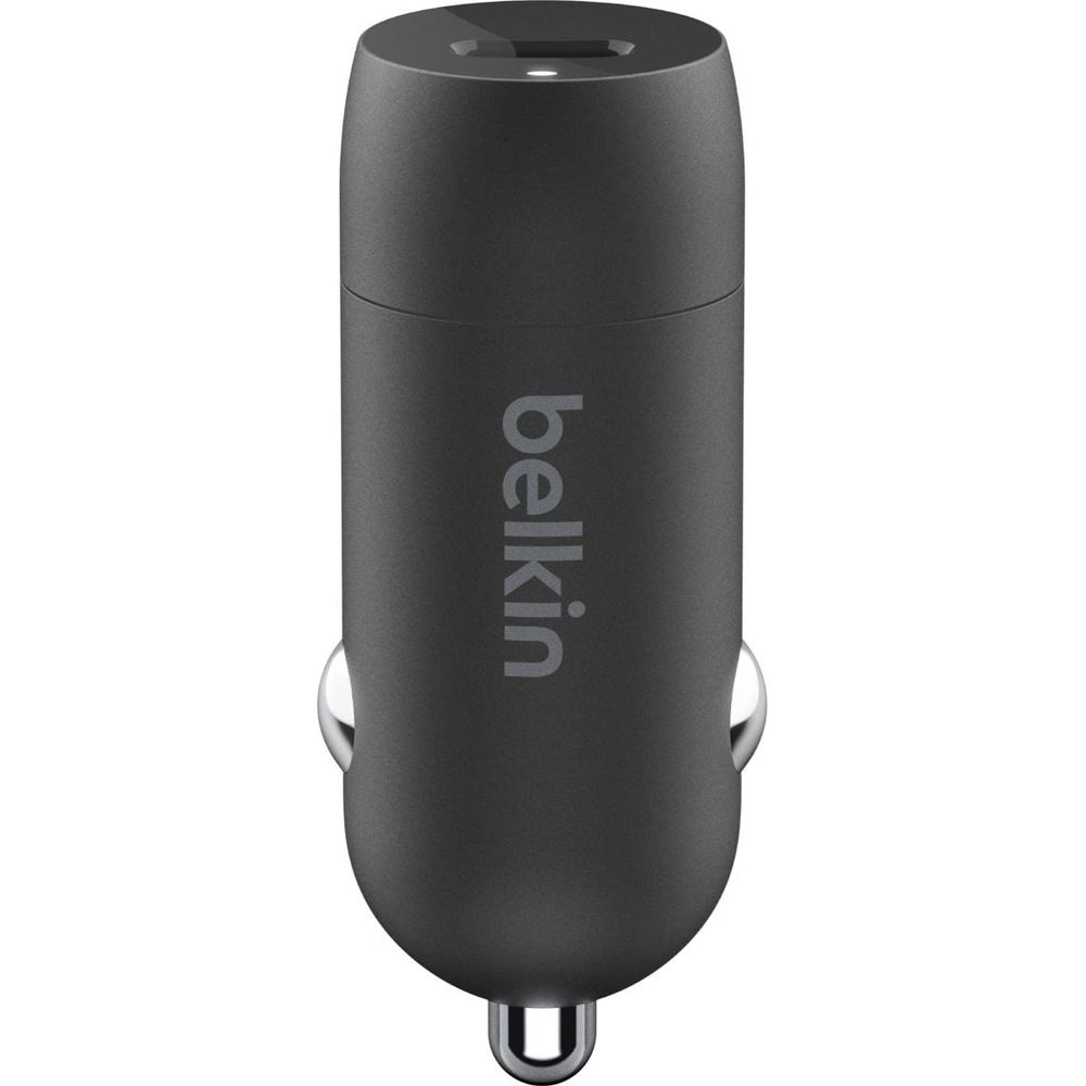 Un caricabatterie per auto cilindrico scuro con il logo Belkin.