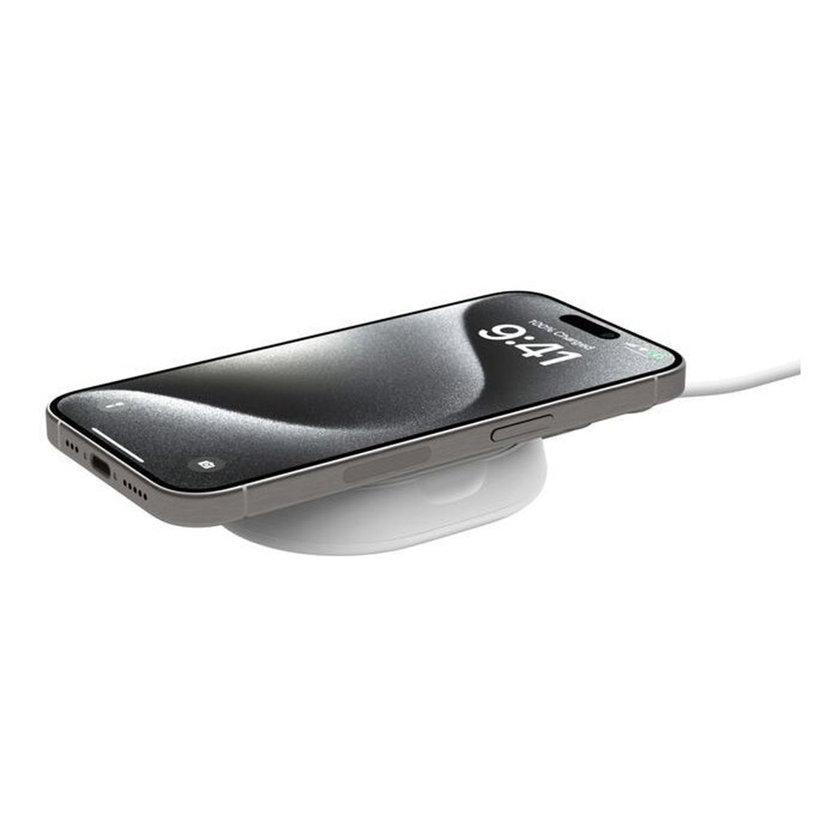 Ein graues Smartphone mit einem weißen Ladekabel, das auf einer weißen Ladestation liegt.