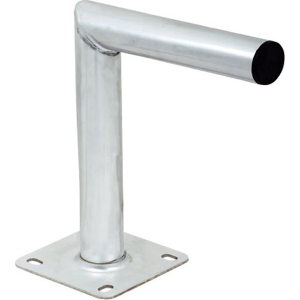 Ein L-förmiger Metallarm mit einer quadratischen Basis und vier Befestigungslöchern.