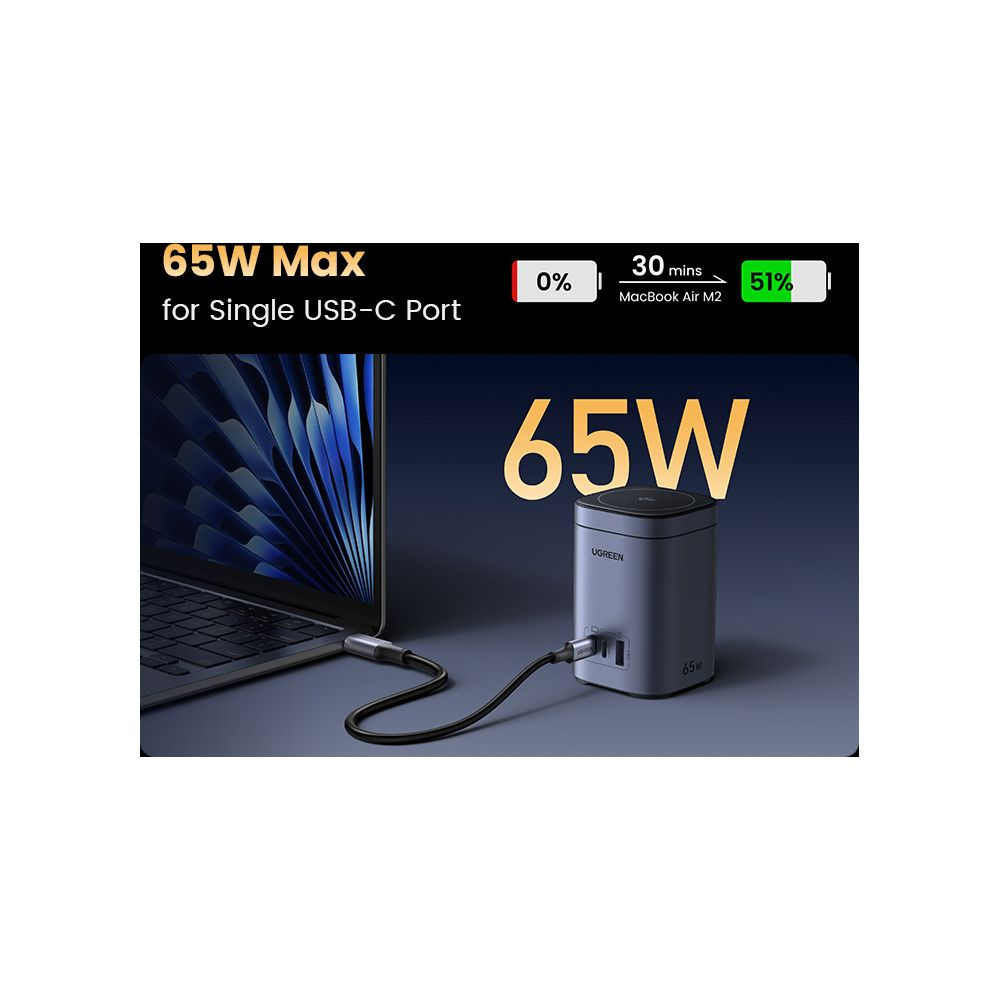 Szara ładowarka USB-C o mocy 65W ładuje MacBook Air M2.