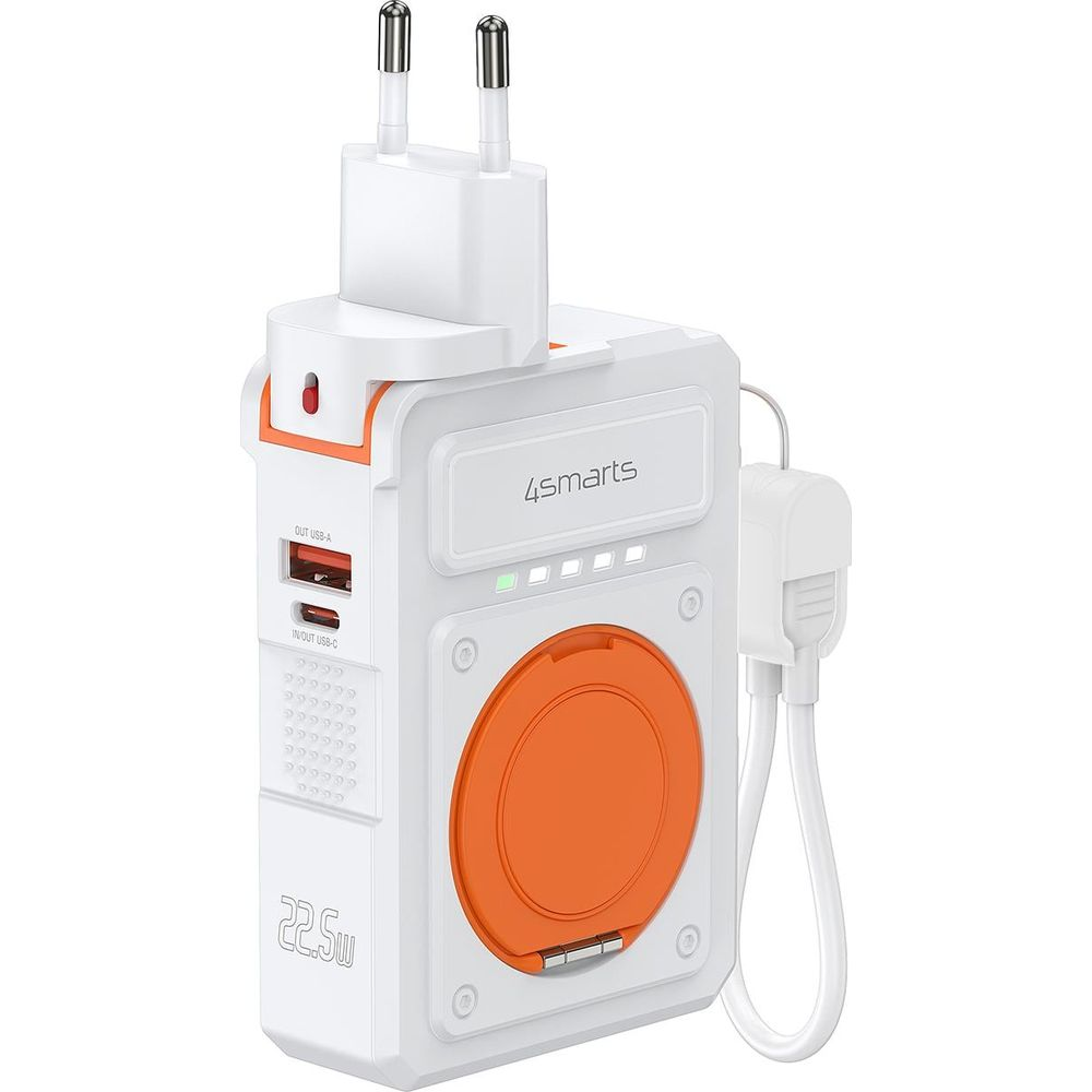 Un caricatore 4smarts bianco e arancione con porte USB e spina.