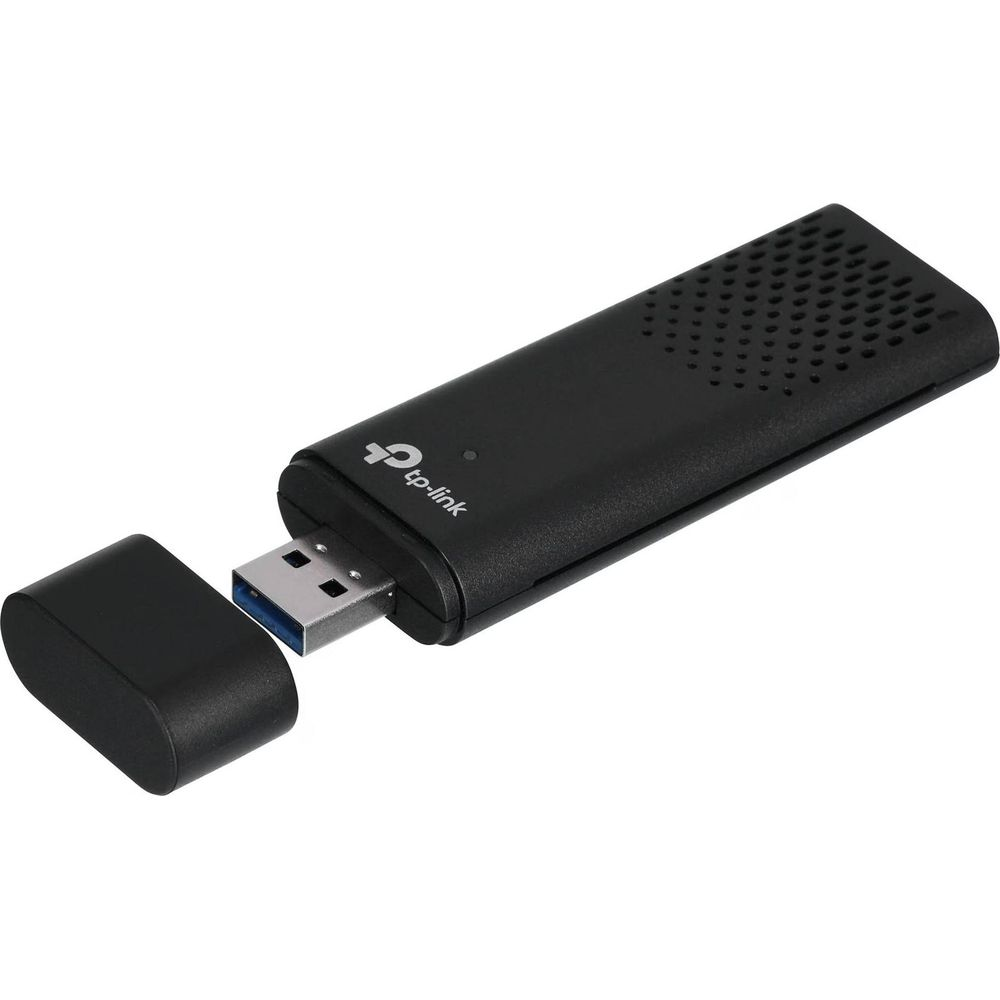 Schwarzer USB-WLAN-Adapter mit Kappe, TP-Link-Logo und Lüftungsschlitzen.