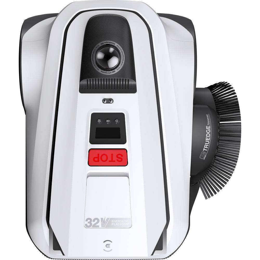 Ein weißer Roboter mit einem roten Stoppknopf und einer Bürste.