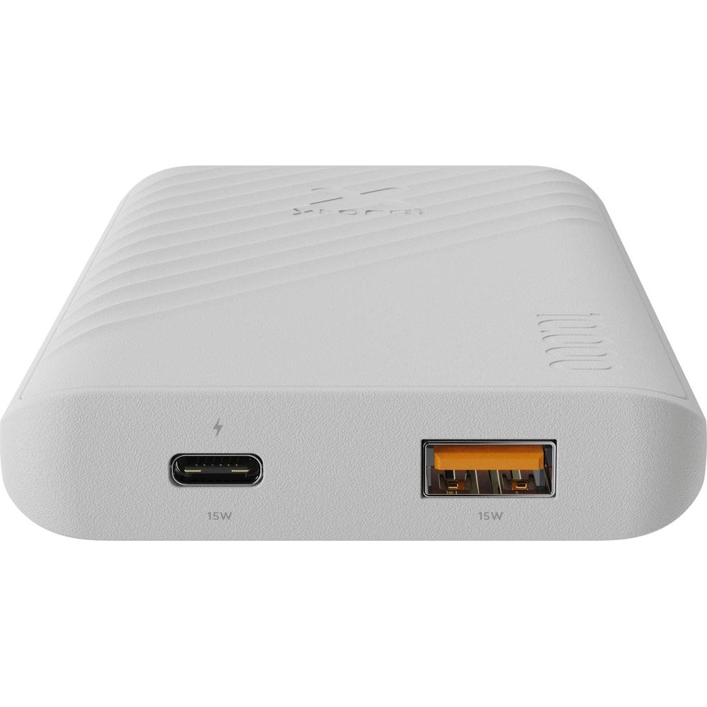 Batterie externe blanche avec ports USB-C et USB-A. Les deux 15W.