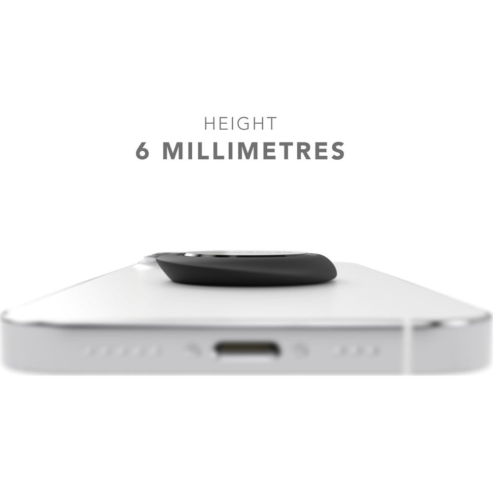 Ein schwarzes Zubehör auf einem weißen Handy. Höhe: 6 Millimeter.