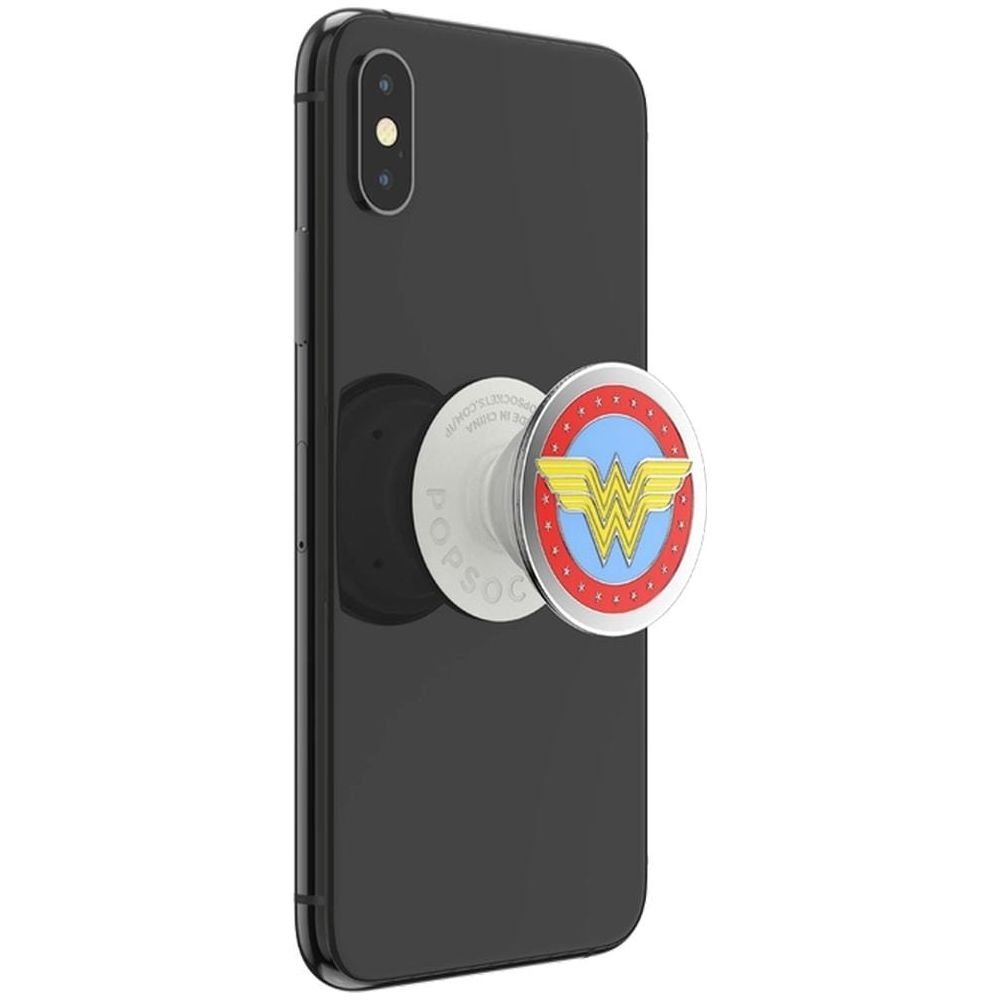 Smartphone nero con un PopSocket di Wonder Woman attaccato sul retro.