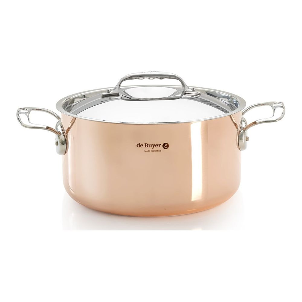 Polerowany miedziany garnek z pokrywką i dwoma uchwytami, z logo firmy.