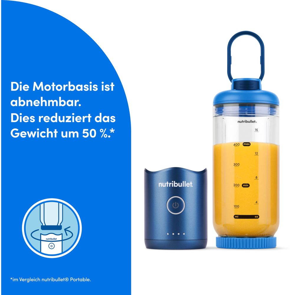 Ein blauer Nutribullet Mixerfuß mit Ein/Aus-Knopf und ein gefüllter Mixerbecher.