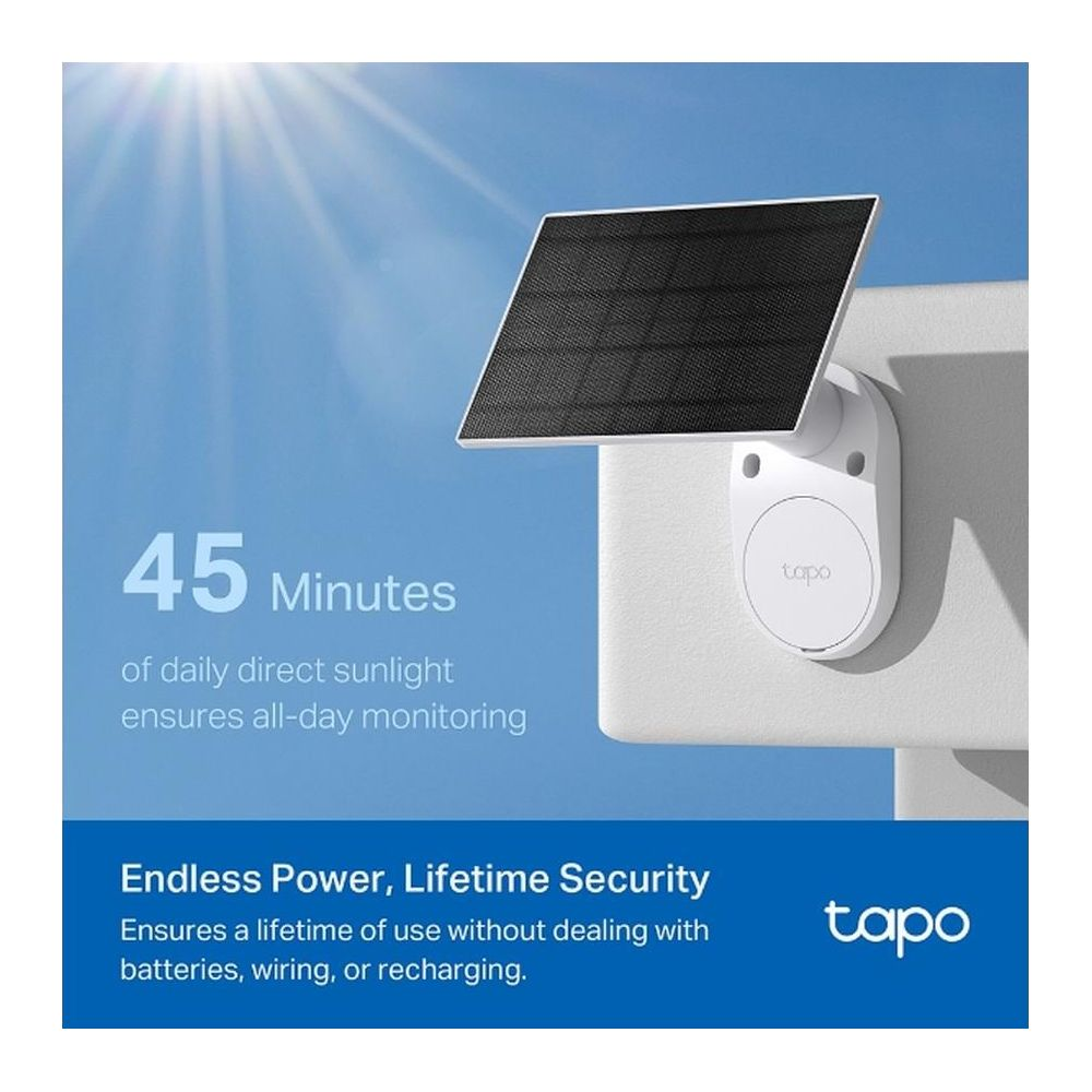 Panel słoneczny TP-Link Tapo przymocowany do kamery bezpieczeństwa na ścianie.