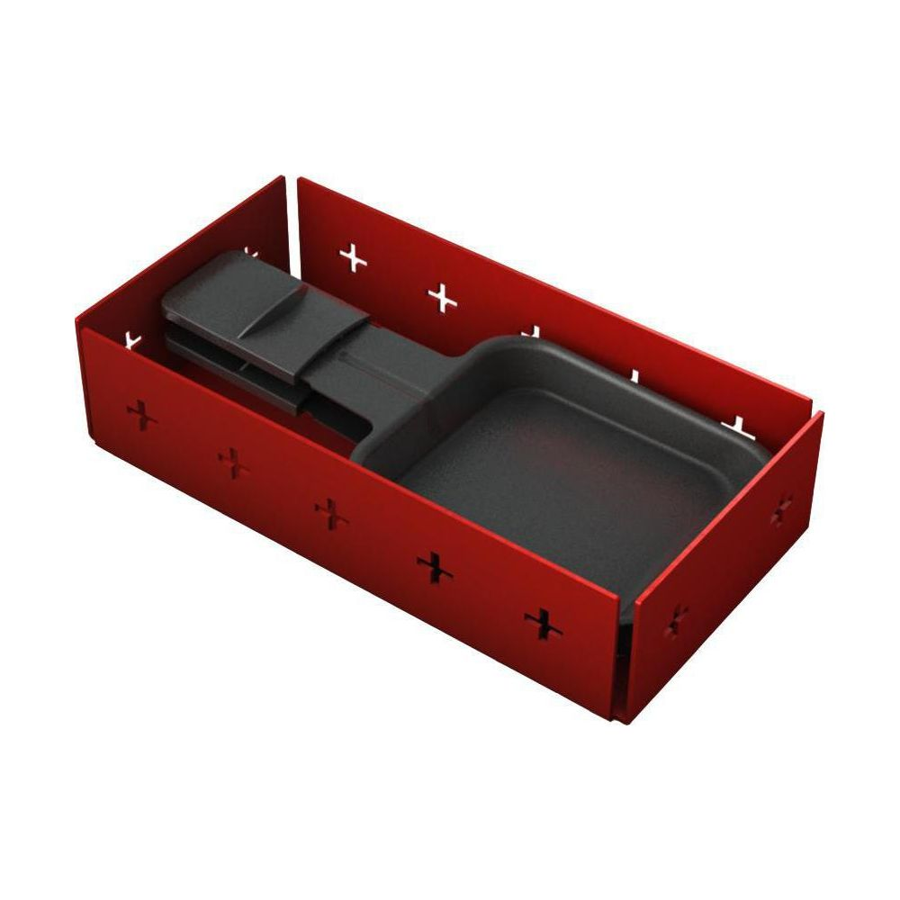 Ein roter Raclette-Pfannenhalter mit einem schwarzen Pfanneneinsatz.