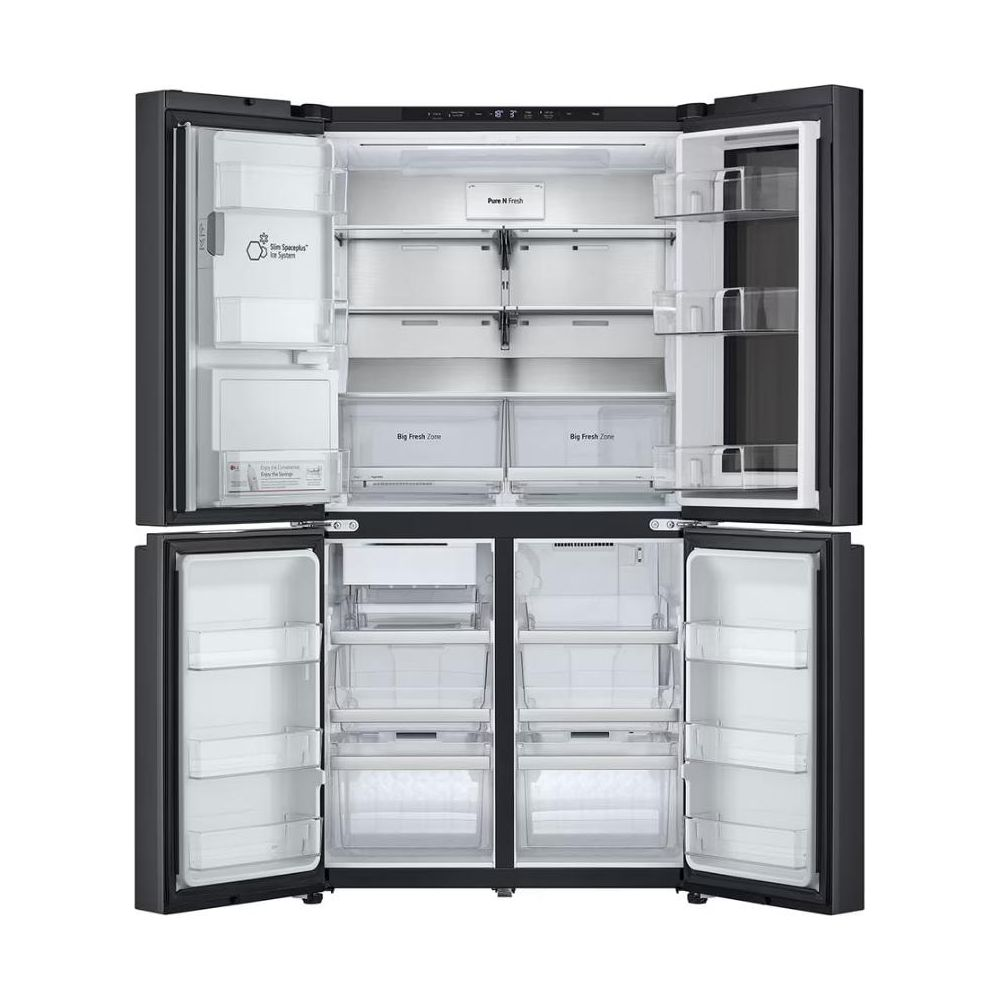 Ein offener, schwarzer Kühlschrank mit vier Türen und vielen Regalfächern.