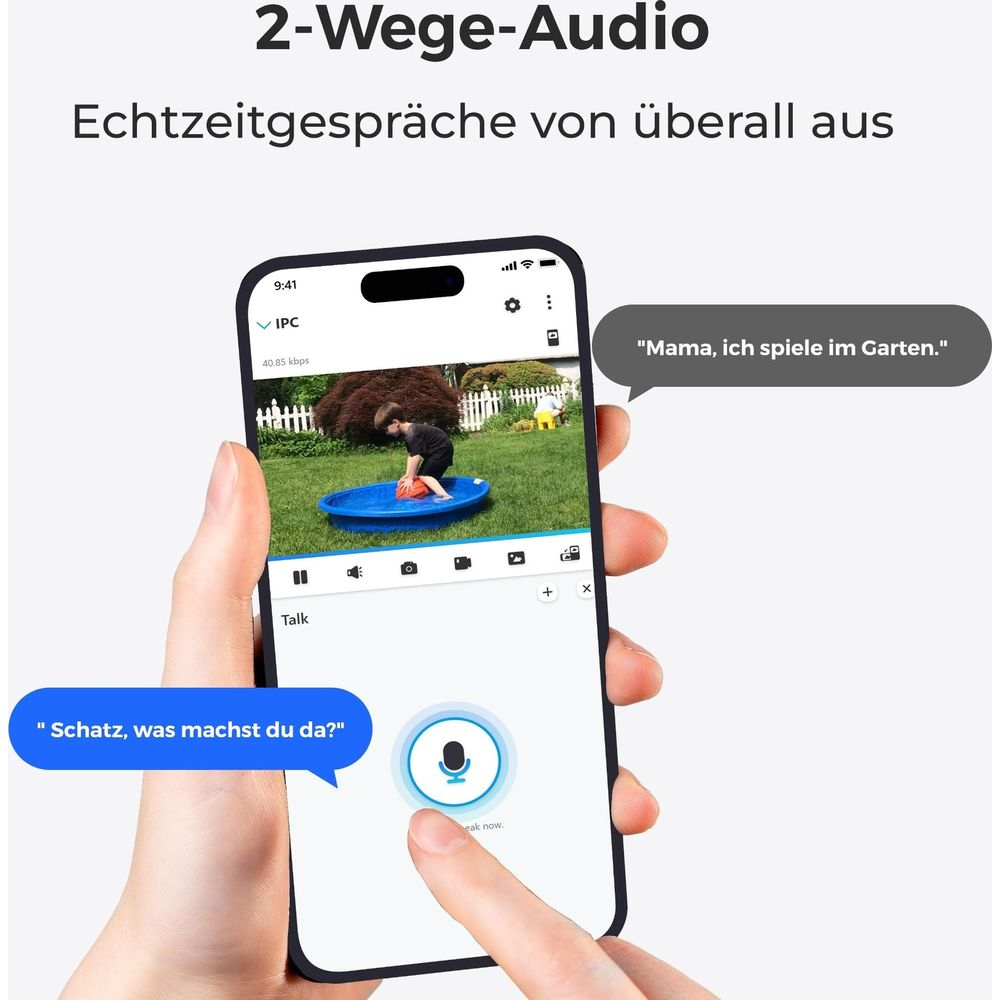 Ein Handy zeigt eine Gartenkamera mit einem Jungen in einem Pool und zwei Sprechblasen.