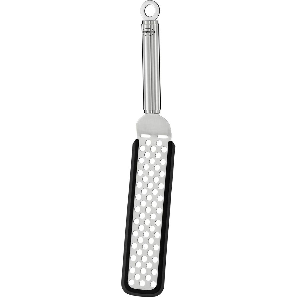 Un affilato utensile da cucina in acciaio inossidabile con un foro per appenderlo.