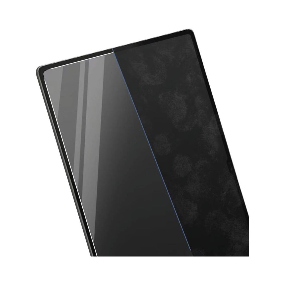 Un tablet scuro con una protezione schermo che mostra impronte digitali.