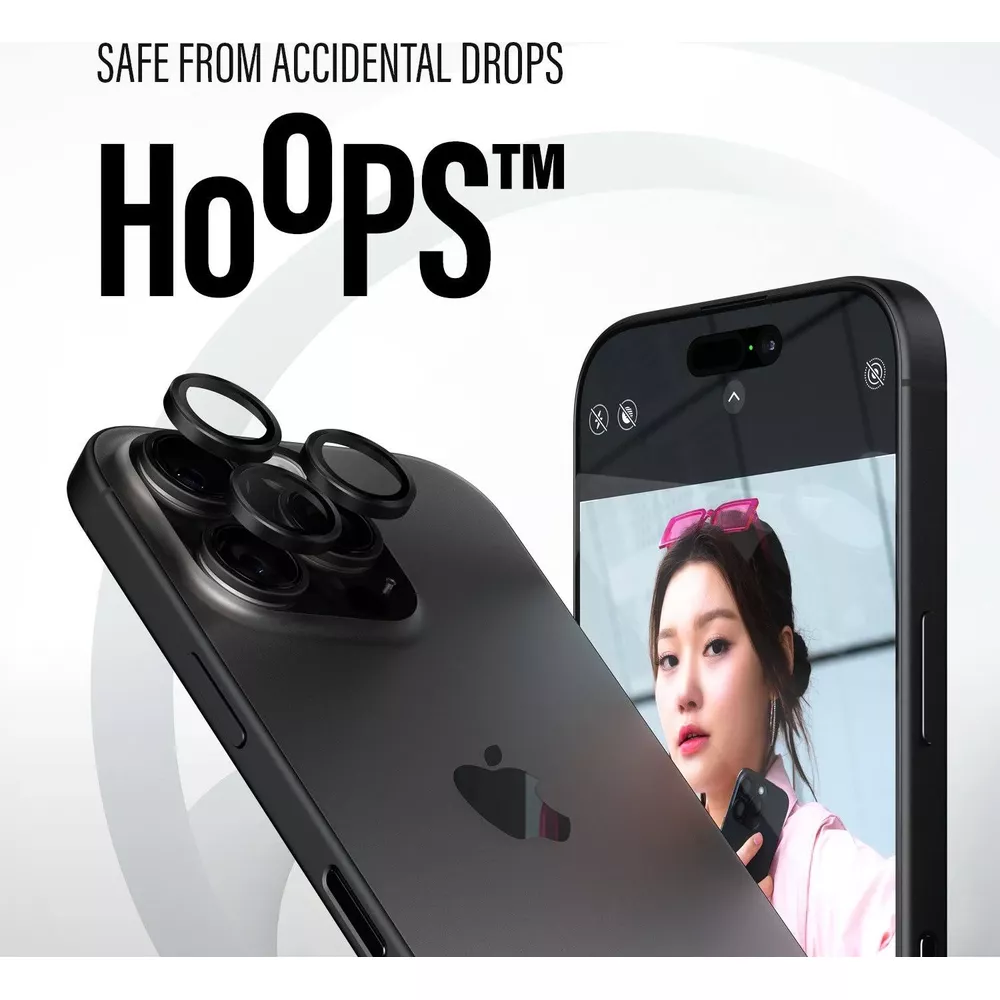 Un iPhone nero con anelli protettivi per obiettivo, che mostra una donna con occhiali da sole.